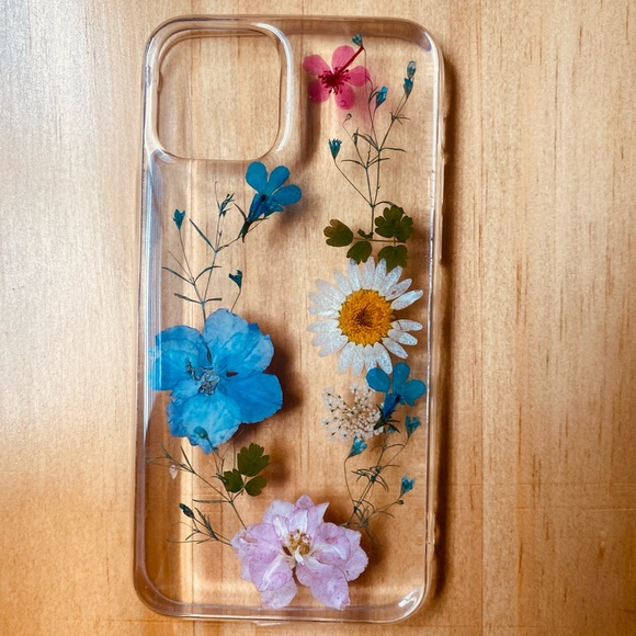 iPhone 13 pressed real flowers phone case - Picture 2 of 3